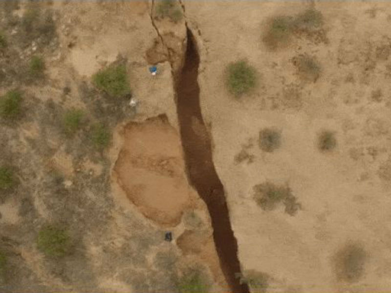 Withdrawal of Groundwater Caused a 3.2 Km-Long Fissure in Arizona: Geologists
