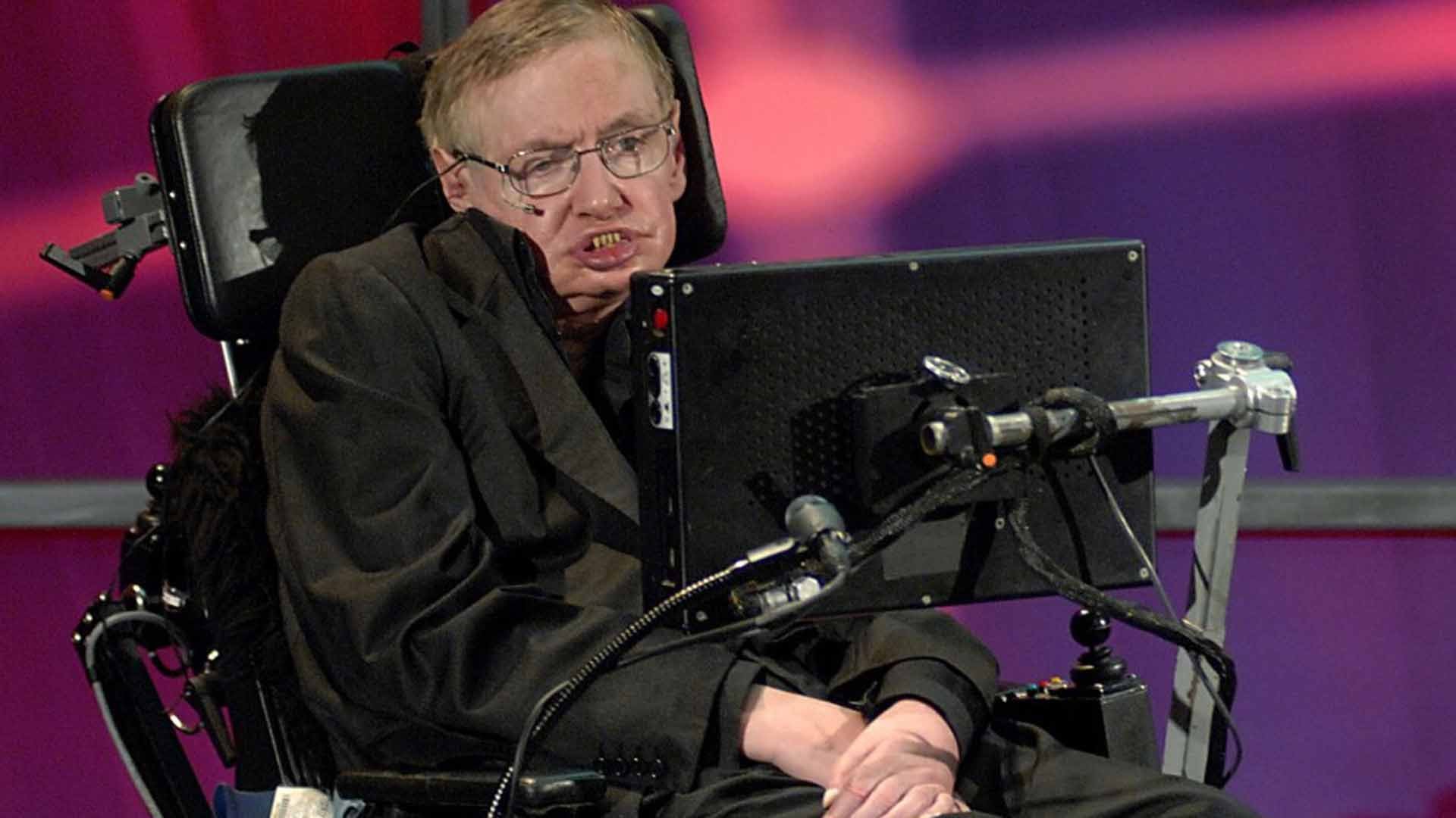 Stephen Hawking raises his voice against technology threat, saves humanity