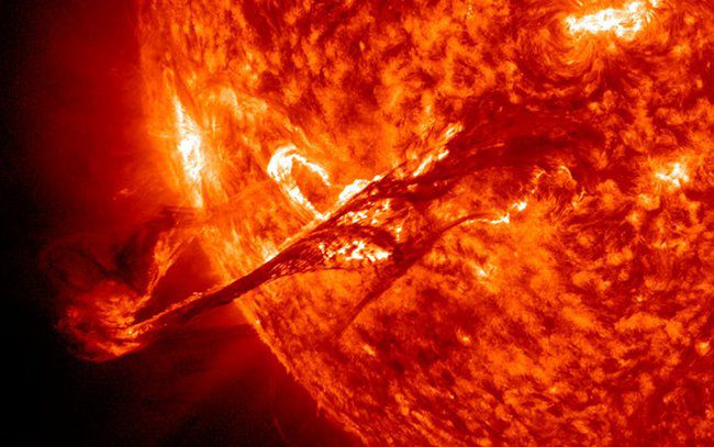 Alert: Our Sun is turning old and losing weight with weakened gravitational pull!