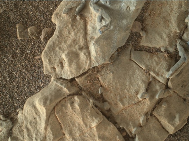 Strange tube-like structures on Martian rocks might not be an indicator of life, informs NASA