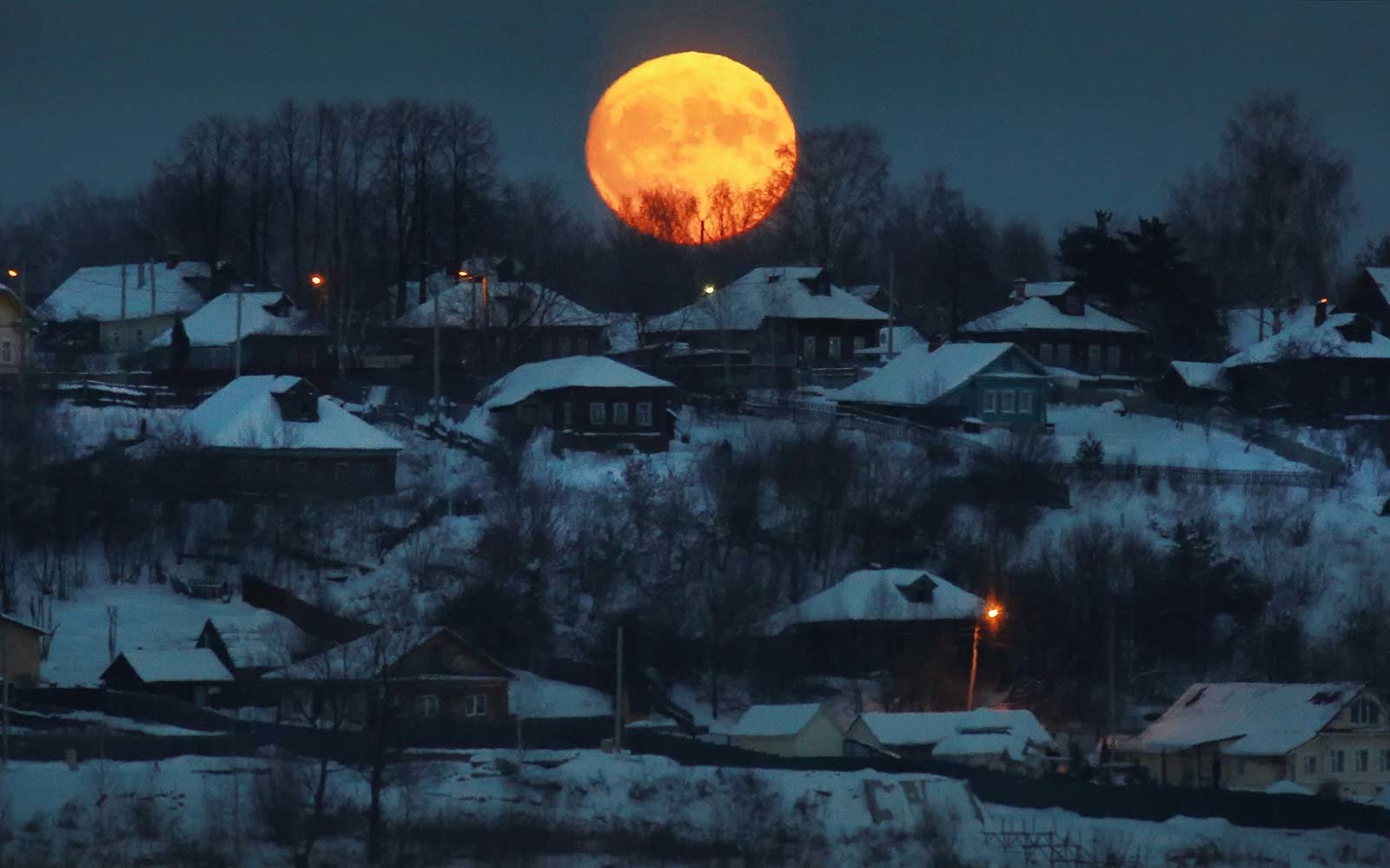 “It came and mesmerized us”: The view of ‘Super Blue Blood Moon’ on Wednesday