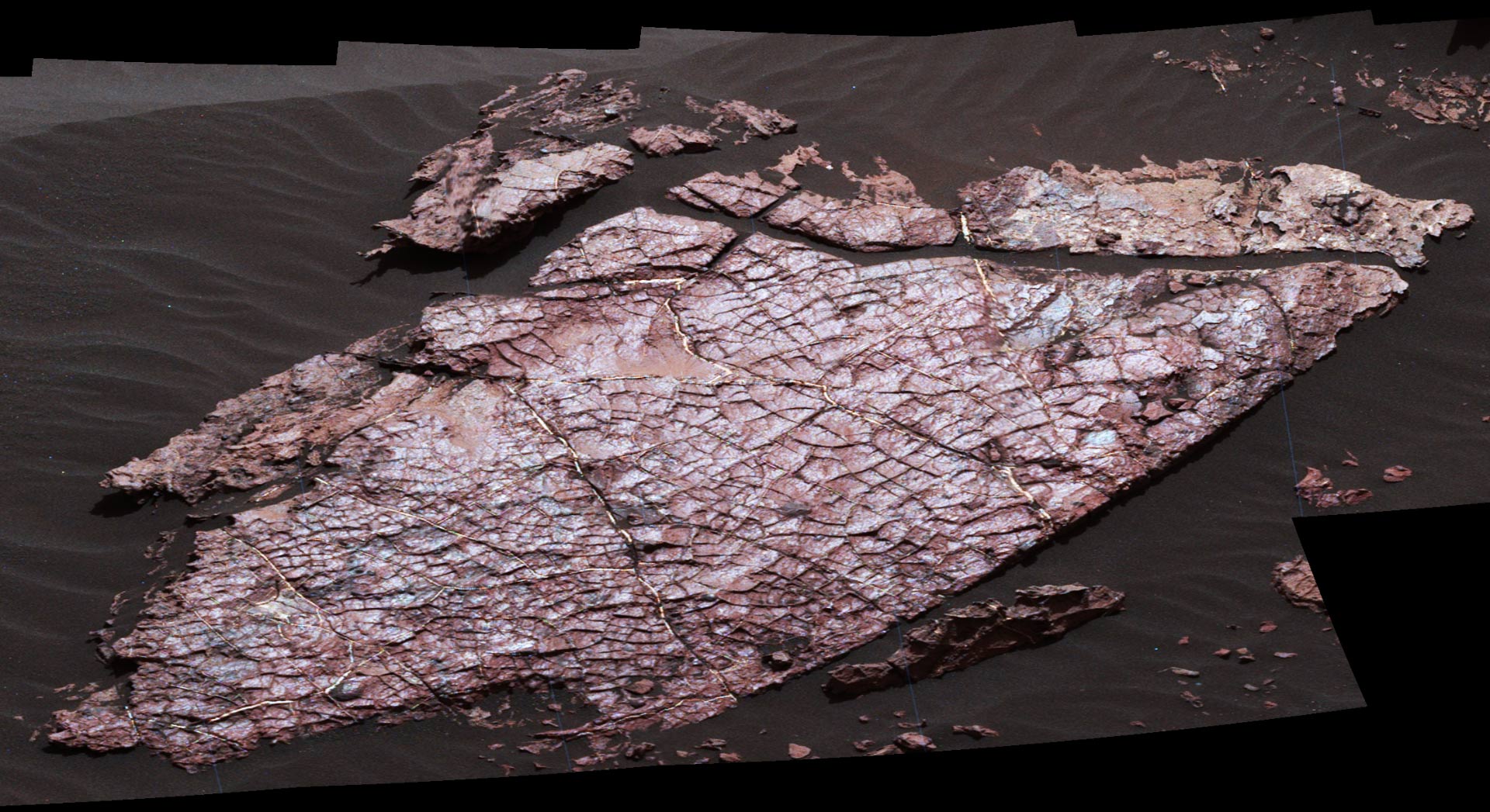 Earth-like mud cracks found on Mars dates back to 3.5 billion years