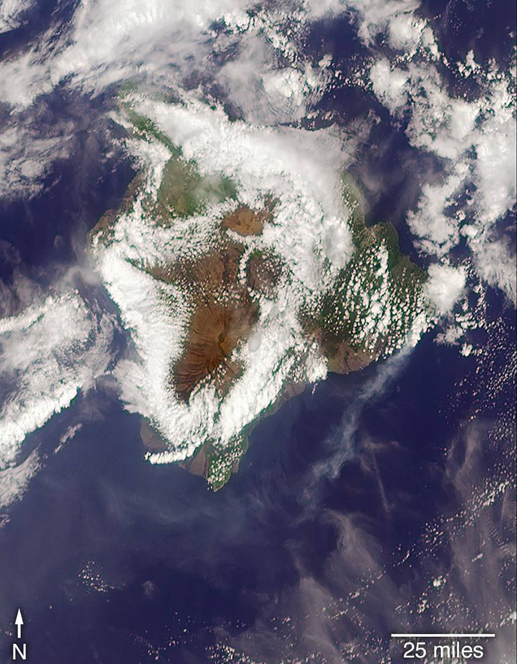 Watch stunning NASA image of huge ash erupting from Kilauea volcano in Hawaii