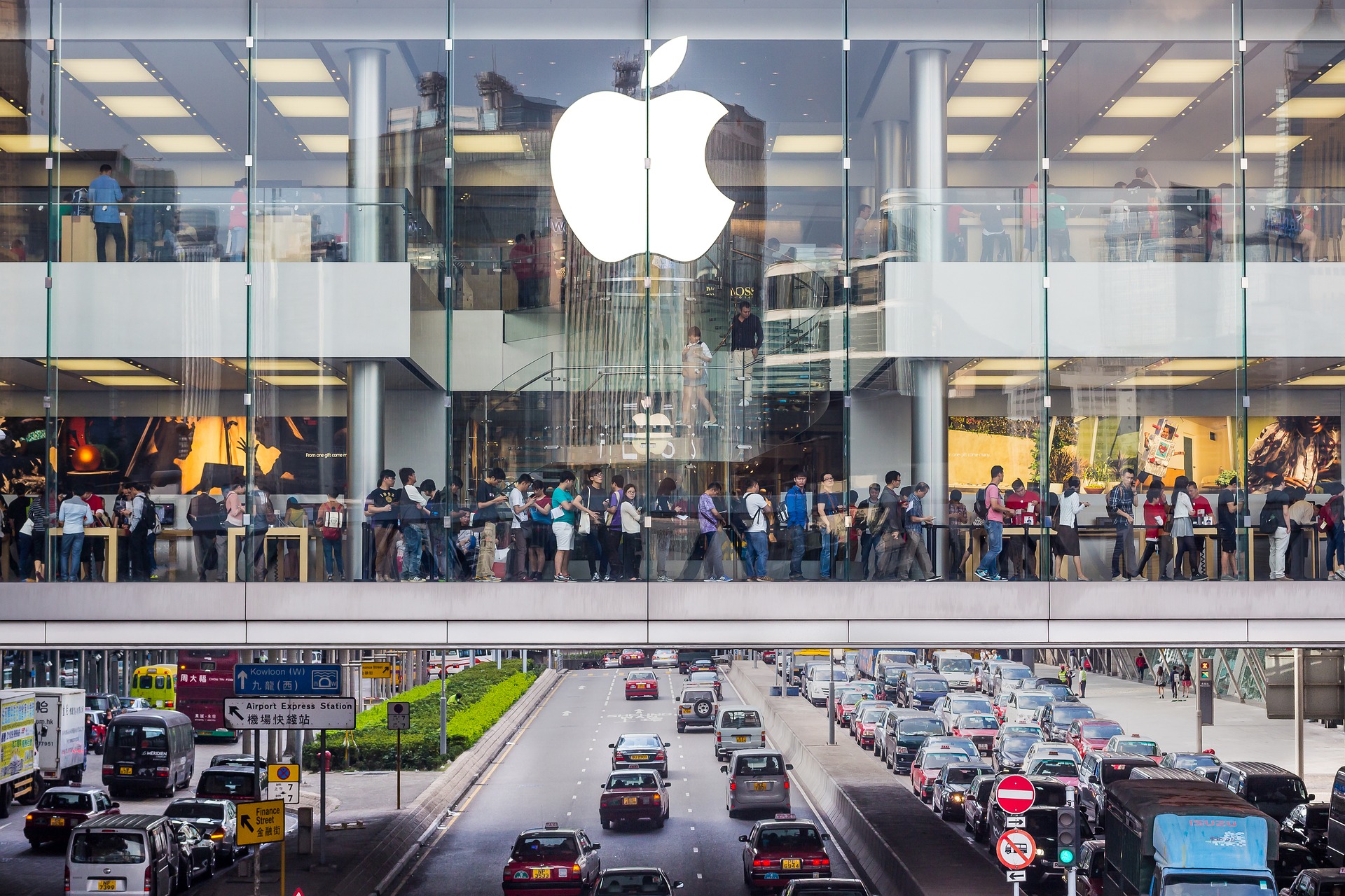 Apple is Opening the First Floating Store in the World in Singapore