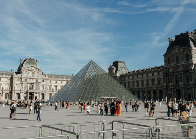 How Technology Has Been Integrated Into Historical Landmarks